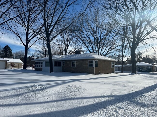 2102 Wegner St in Wausau, WI - Building Photo - Building Photo