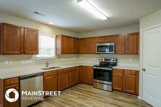 4006 Glennstone Dr, Unit B in Durham, NC - Foto de edificio - Building Photo