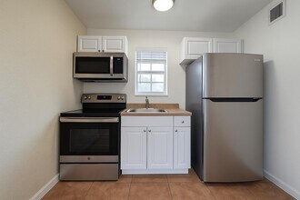 1671 NE 33rd St-Unit -9 in Pompano Beach, FL - Building Photo - Building Photo