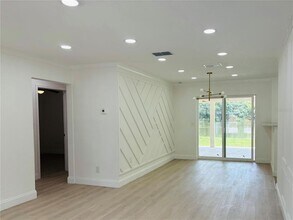 12909 Forest Hills Dr in Tampa, FL - Building Photo - Building Photo