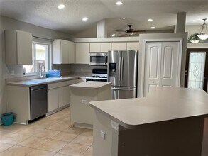 1527 Scotch Pine Dr in Brandon, FL - Building Photo - Building Photo