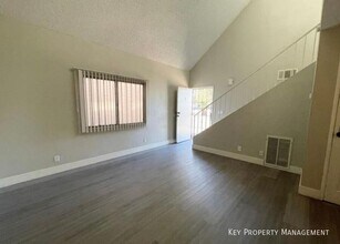 5187 Garden Ln in Las Vegas, NV - Building Photo - Building Photo