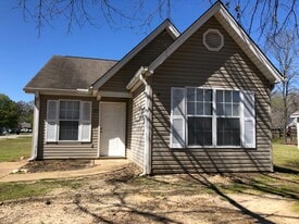 103 Elm Tree Ln in Saltillo, MS - Building Photo