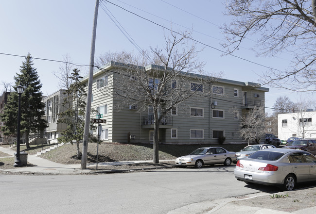 1900 S Clinton Ave in Minneapolis, MN - Foto de edificio - Building Photo