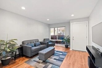 745 E Bradley Ave, Unit 33 in El Cajon, CA - Foto de edificio - Building Photo