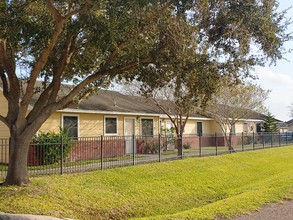 Sun Meadow Apartments in Alamo, TX - Building Photo - Building Photo