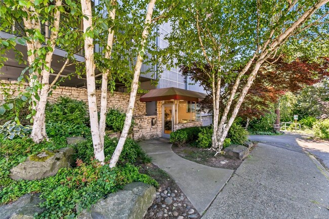 property at 507 W Mercer St