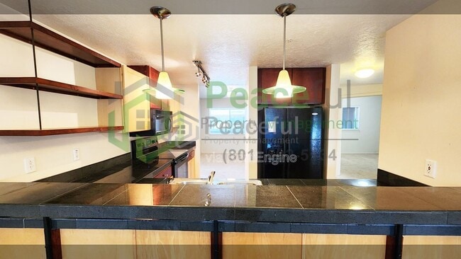 4340 S Highland Dr in Salt Lake City, UT - Building Photo - Building Photo