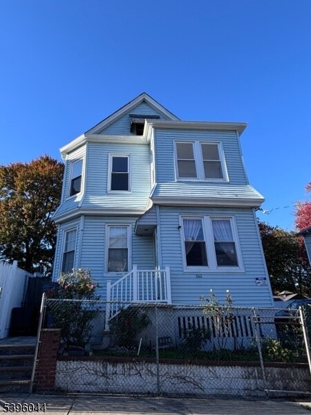 260-262 Pacific St in Paterson, NJ - Building Photo