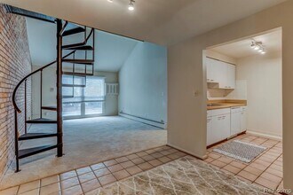 2230 W 14 Mile Rd-Unit -31 in Royal Oak, MI - Foto de edificio - Building Photo