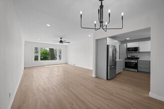 934 Mississippi Blvd in Bettendorf, IA - Building Photo - Building Photo