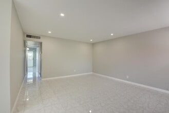 193 Tuscany Ln in Delray Beach, FL - Building Photo - Building Photo