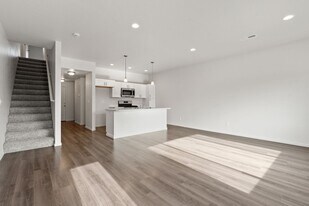 4800-4802 E Fairview Ave in Spokane, WA - Building Photo