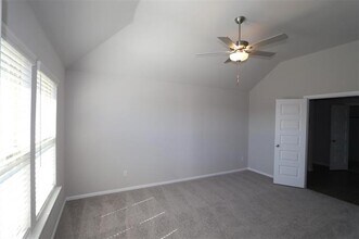 13180 Zion Dr in Providence Village, TX - Foto de edificio - Building Photo