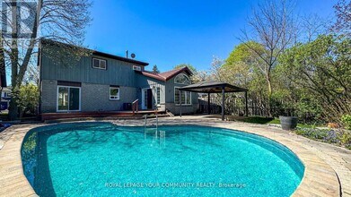 70 Shannon Rd in East Gwillimbury, ON - Building Photo - Building Photo