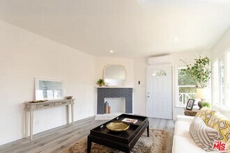 11485 Cumpston St in Los Angeles, CA - Building Photo - Building Photo