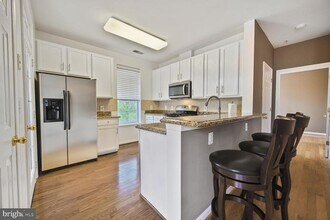 130 Chevy Chase St in Gaithersburg, MD - Building Photo - Building Photo