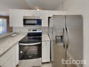 216 Cobalt Dr in Kissimmee, FL - Foto de edificio - Building Photo