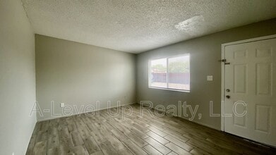 5745 S Southland Blvd in Tucson, AZ - Building Photo - Building Photo