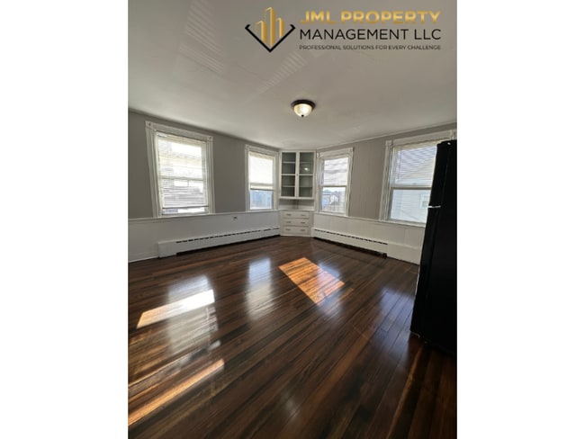 58 Edgemond St in Fall River, MA - Building Photo - Building Photo