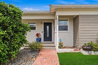 6122 Nagel St in La Mesa, CA - Foto de edificio - Building Photo