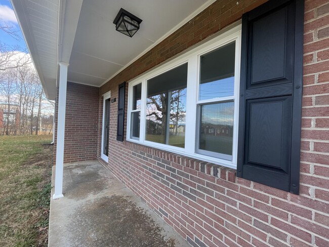 317 Enola Rd in Morganton, NC - Building Photo - Building Photo