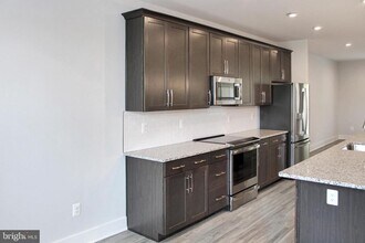 811 Wesley Ln-Unit -B in Charlottesville, VA - Building Photo - Building Photo