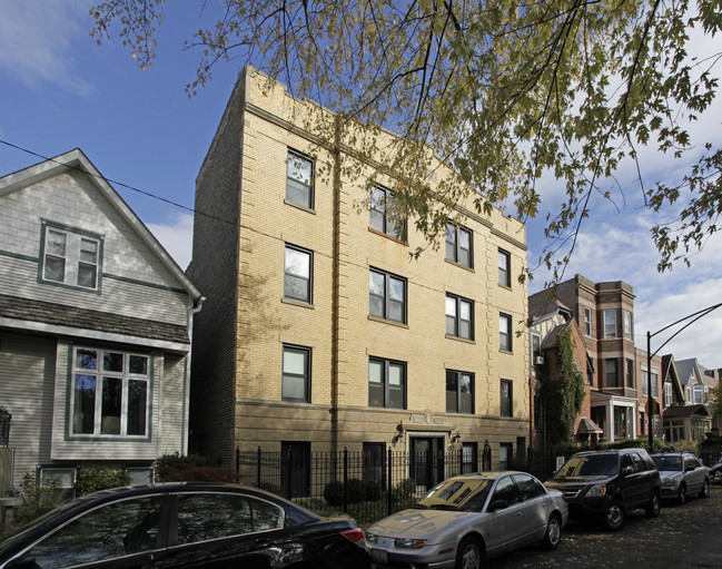 1744-1746 W Henderson St in Chicago, IL - Building Photo - Building Photo