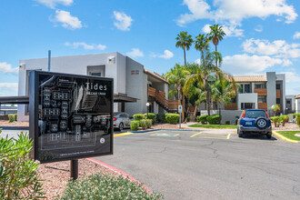 Tides on Cave Creek in Phoenix, AZ - Building Photo - Building Photo