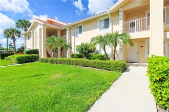 7794 Emerald Cir in Naples, FL - Building Photo - Building Photo