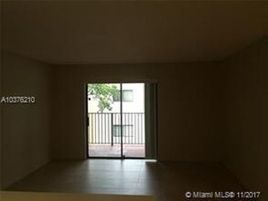 9491 Palm Cir S-Unit -3F in Pembroke Pines, FL - Building Photo - Building Photo