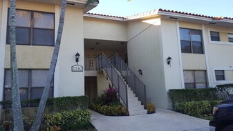 1740 Windorah Way in Royal Palm Beach, FL - Building Photo