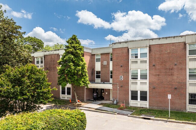 Park Terrace Apartments in Norfolk, VA - Building Photo - Building Photo