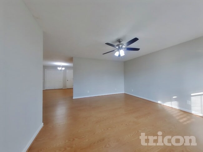 712 Paige Ct in Columbia, TN - Foto de edificio - Building Photo