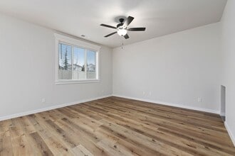 301 W Radiant Rdg Dr in Meridian, ID - Building Photo - Building Photo