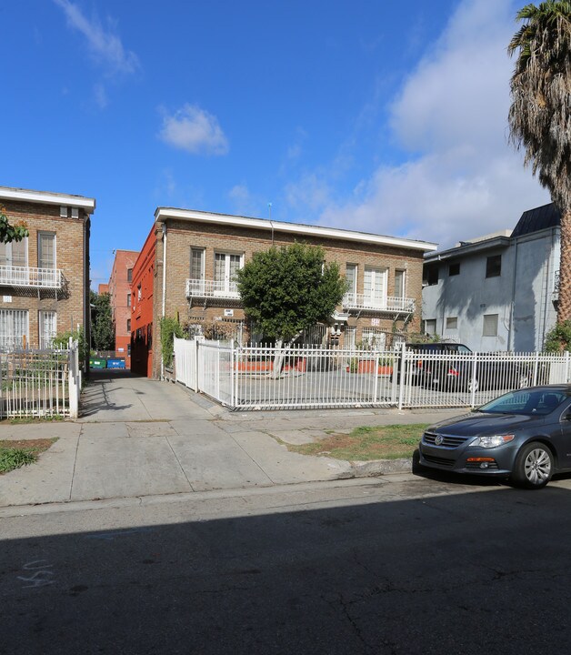 727 S Berendo St in Los Angeles, CA - Foto de edificio