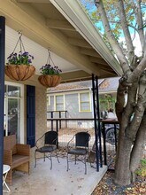 2211 1/2 Pasadena Dr in Austin, TX - Building Photo - Building Photo