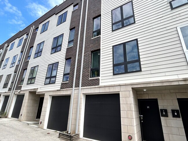 3831 Terrace St, Unit H in Philadelphia, PA - Building Photo - Building Photo