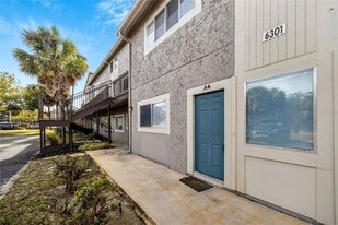 6301 Newtown Cir in Tampa, FL - Building Photo