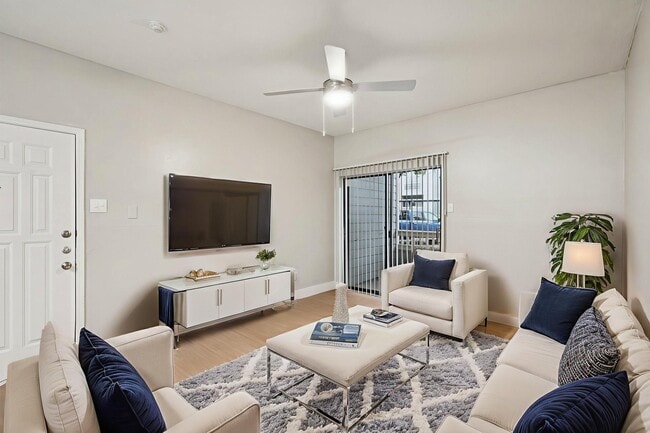 Foxborough Apartments in Irving, TX - Building Photo - Building Photo