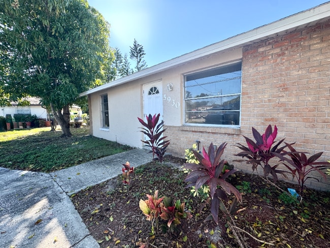 5928-5930 13th St Ct E