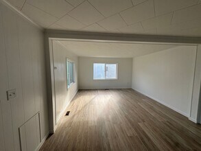 127 NE Benton St in Newport, OR - Building Photo - Building Photo