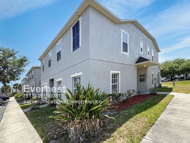 property at 12623 Kings Crossing Dr