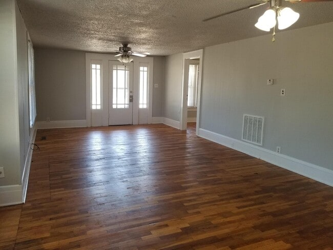 702 S Washington St in Stillwater, OK - Building Photo - Building Photo