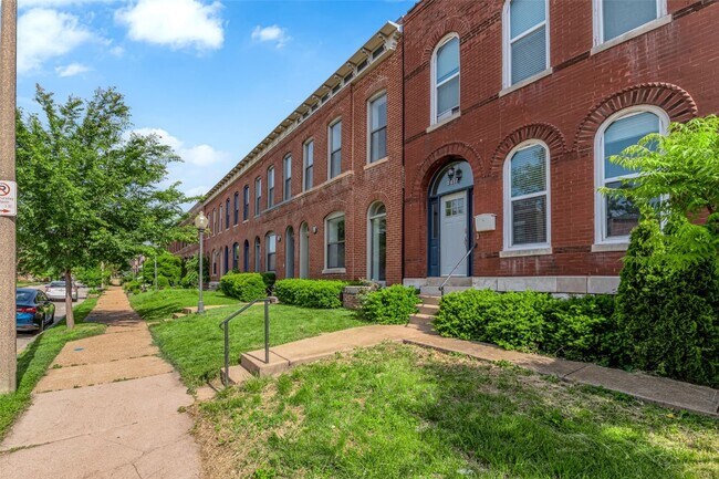 4419 Oakland Ave in St. Louis, MO - Foto de edificio - Building Photo