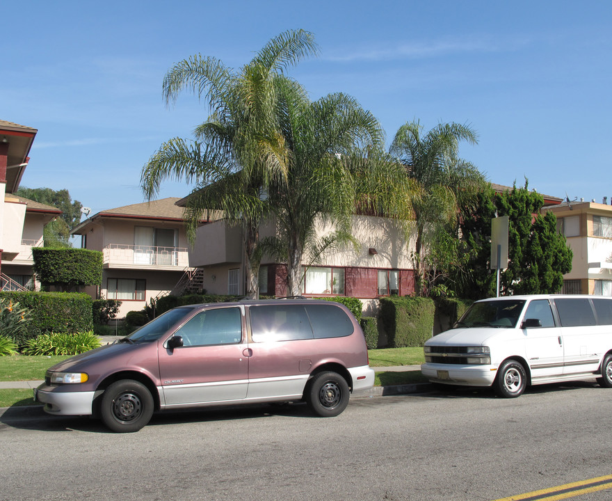 3585 Norton Ave in Lynwood, CA - Building Photo