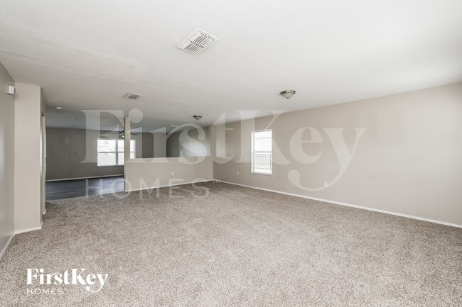 5455 Sandy Shell Dr in Apollo Beach, FL - Foto de edificio - Building Photo