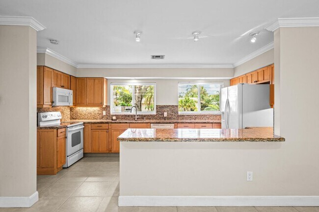 1260 SW 9th St