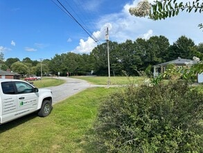 1116 Cornelia Cir in Greenwood, SC - Building Photo - Building Photo