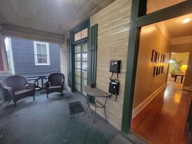 311 E 37th St in Savannah, GA - Building Photo